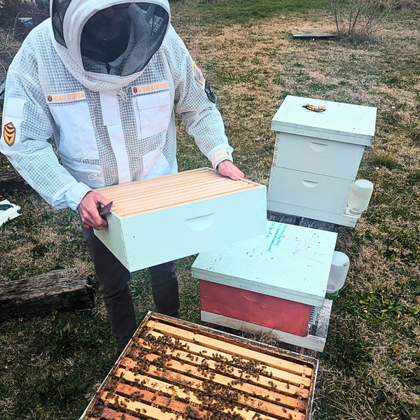 Sting Stopper Professional Ventilated Beekeeping Jacket - Beekeeper White